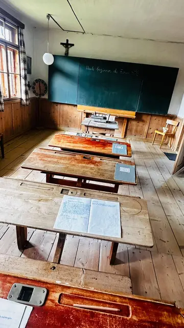 Früher wurden die Kinder von Mitteregg in einer eigenen Schule unterrichtet. | Foto: Radio Tirol/Patricia Graeff