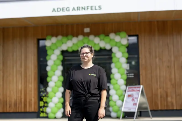 Der neue ADEG Markt wird künftig von Natascha Abolis geführt. Auf 450 m² Verkaufsfläche sorgt ADEG Arnfels für verlässliche Nahversorgung im Ort. | Foto: REWE Großhandel GmbH/Klaus Pressberger