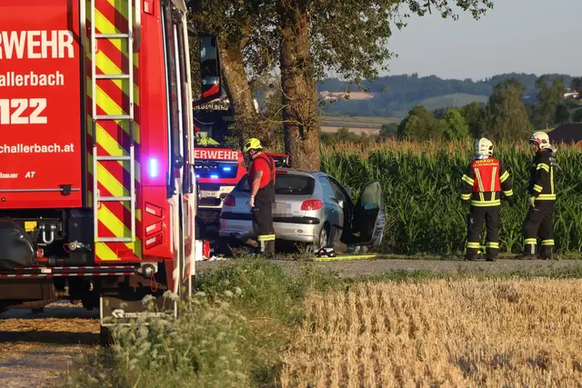 Ein Verkehrsunfall am Montagfrüh in Schlüßlberg endete tödlich | Foto: laumat/Matthias Lauber