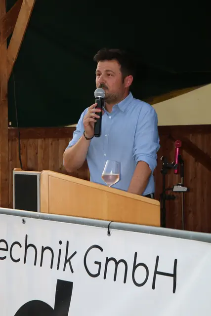 Moderator Tobias Siess - begrüßte die vielen Gäste 