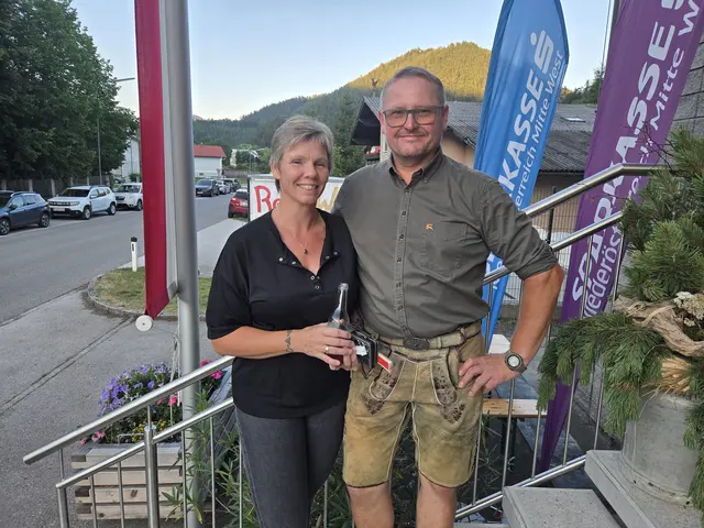 Ramona und Karl Hochreiter ließen sich die Aufführung der „Geierwally“ nicht entgehen. | Foto: Julia Steyrer