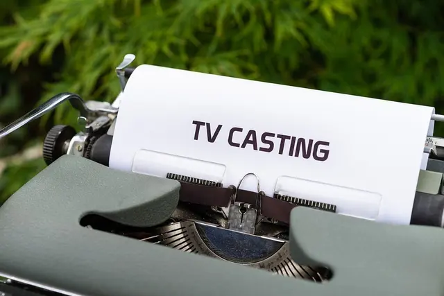 Für viele bietet sich hier die Gelegenheit, hautnah bei einer TV-Produktion dabei zu sein und vielleicht sogar im fertigen Krimi eine kleine Rolle zu entdecken. | Foto: pixabay/viarami