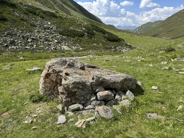 Ein weiterer Menhir, der umgefallen ist. ©Belinda Reinhardt