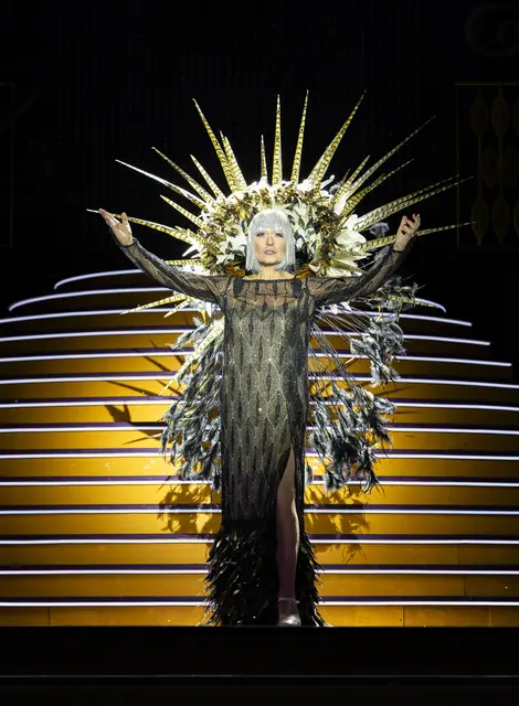 Intendant Alfons Haider steht heuer nicht nur als Intendant auf der Bühne, sondern übernimmt abwechselnd mit Drew Sarich die Hauptrolle als Albin bzw. Dragqueen Zaza. | Foto: www.kurtpinter.com