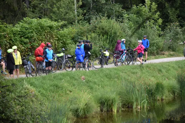 Die Tour verlief weitgehend im Trockenen, einmal musste aber die Regenbekleidung hervorgeholt werden. | Foto: Karl-Heinz Pohler