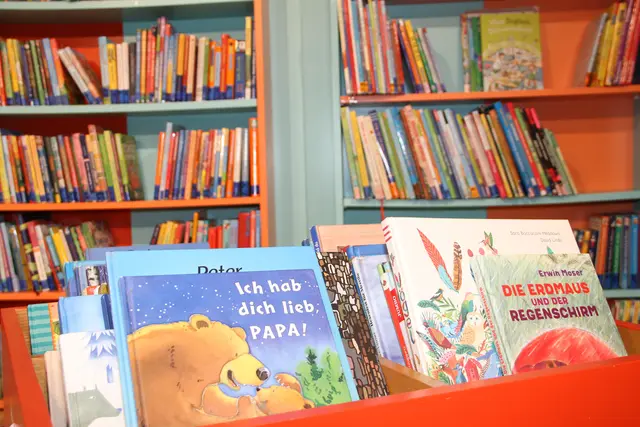 Die Kinderecke hat einen großen, bunten Bücherschatz zu verleihen. | Foto: MeinBezirk/Gerda Sammer-Schmidt