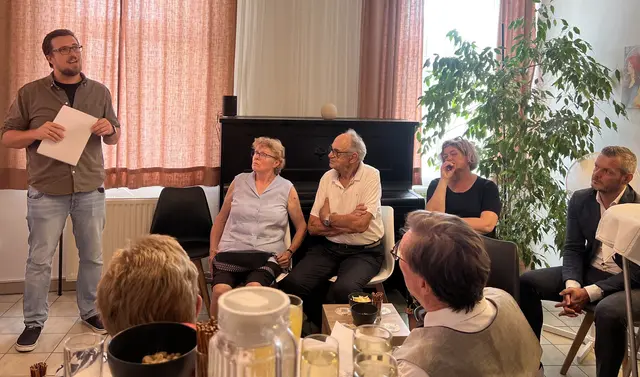 Mag. Fuchs-Sommer bei seinem Vortrag über den historischen Mariazellerhof