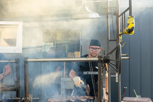 Heiß her ging es auch bei der Grillstation. | Foto: cine-motion.at / R. Ivanek