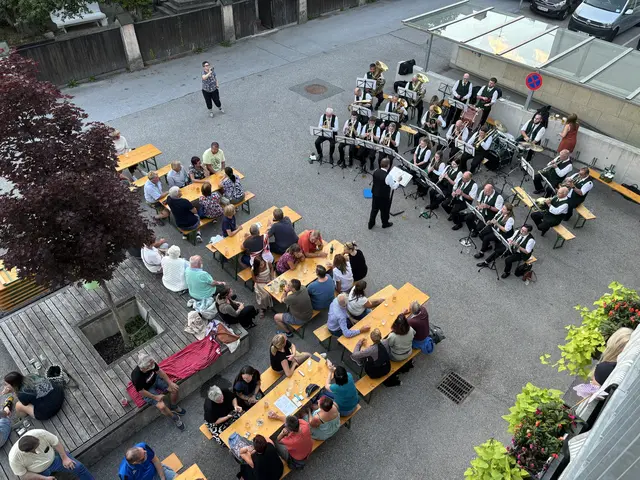 Bestens gelaunte Zuhörer vor Ort. | Foto: Christian Amtmann