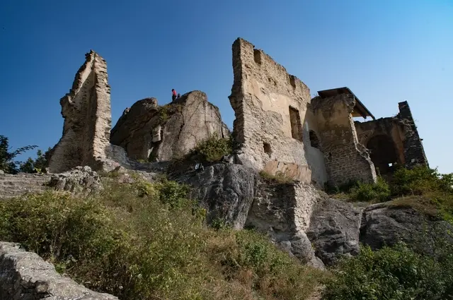 Die Burgruine in Dürnstein ist eine von 5 Geheimtipps was niederösterreichische Sehenswürdigkeiten anbelangt | Foto: bogitw/Pixabay