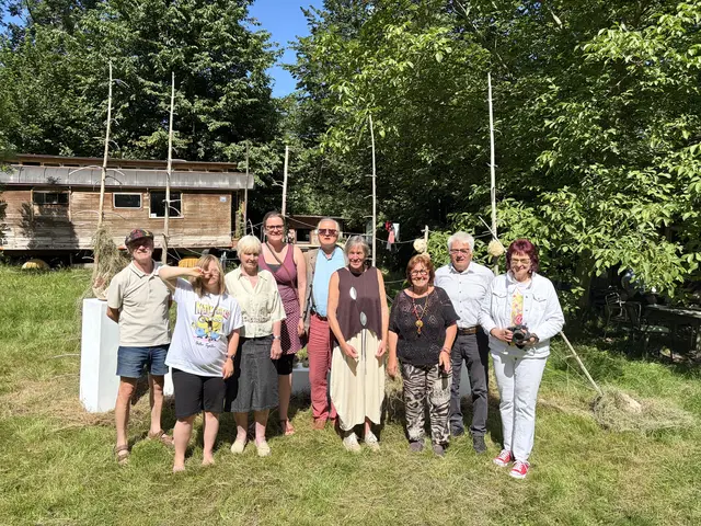 Die Künstlergruppe "Metamorphosen":
Werner Kastiunig, Sarah Kriegl, Gitti Schmid-Schmidsfelden, Ina Seiser, Werner Schachner, 
Waltraut Winkler, Mathilde Steiner, Hans Freithofnig, Tanja Krauss