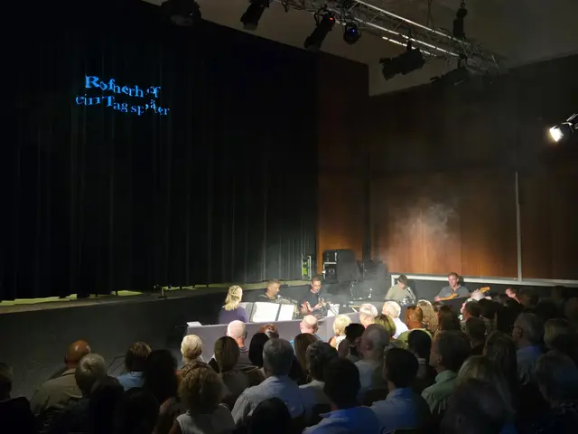 Das Musik-Ensemble geleitet von Pia Pfeffer sorgte mit den musikalischen Einleitungen vor jedem Akt für eine stimmungsvolle Atmosphäre. | Foto: Julia Steyrer