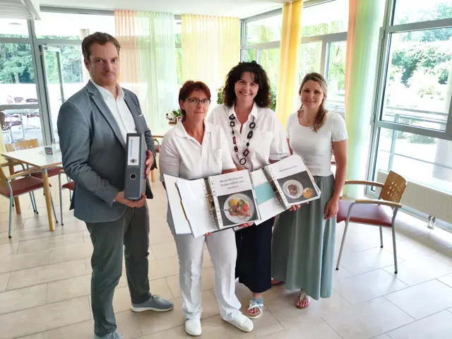 Kaufmännischer Direktor Stefan Bernhard, Küchenleiterin Heidemarie Wögerer, Stv.  Pflegedirektorin Maria Hollerer und Leiterin Wirtschaft &amp; Support Sonja Tipple. | Foto: PBZ Gloggnitz