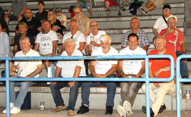 Freude nach dem BFV-Supercup-Sieg auch bei den Legenden aus 1970. | Foto: Peter Seper