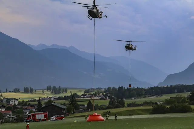 Permanet waren die Hubschrauber in der Luft | Foto: Bundesheer/Martin Hörl