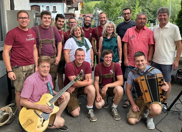 Musik, Brauchtum und Kulinarik: Gemeinsam wurde ein stimmungsvoller Auftakt des Kulinarischen Sommers gestaltet. | Foto: Elisabeth Wieland-Widder