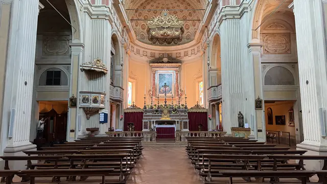 Innenansicht der Kirche, in der Don Camillo mit Jesus kommuniziert hat. | Foto: AVG Filmproduktion