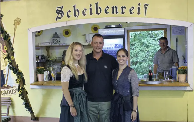 Florian Scheibenreif mit Florentina und Sabrina | Foto: Markus Achleitner