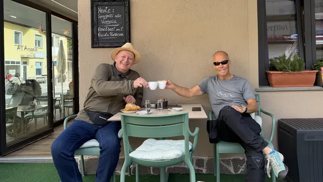 Unverzichtbar: Cappuccino und Cornetto | Foto: AVG Filmproduktion
