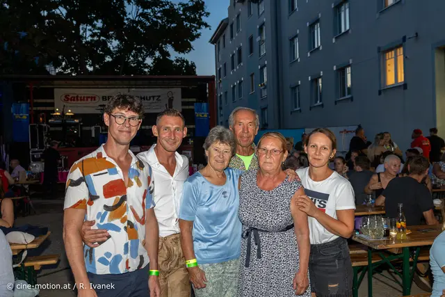 Robert S., Thomas Giselbrecht, Margit und Fritz Skala, Doris und Kerstin Giselbrecht - die engere Familie. | Foto: cine-motion.at / R. Ivanek