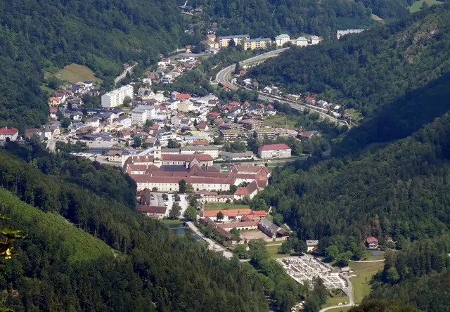 Herrlicher Tiefblick auf Lilienfeld