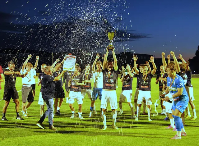 Erster Raiffeisen BFV-Supercup-Sieger heißt SV Klöcher Bau Oberwart nach dem 2:1 Sieg gegen SV Mattersburg 2020.  | Foto: Peter Seper