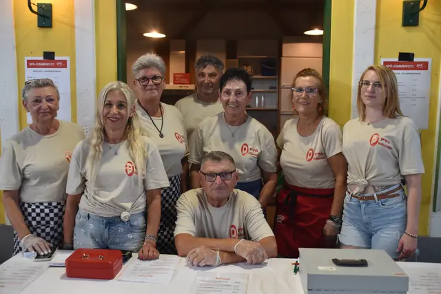 Die Pensionisten Großpetersdorf standen für die Kulinarik parat. | Foto: MeinBezirk/Michael Strini