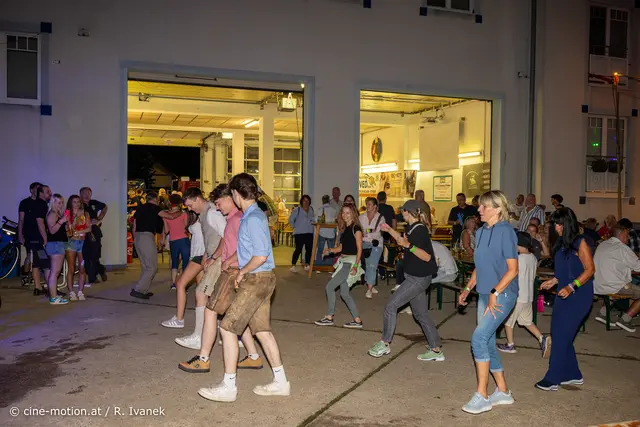 Auch Line-Dance stammt am Programm der Musikgruppe. | Foto: cine-motion.at / R. Ivanek