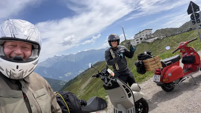 Hermann und Alex am Weg zum Penserjoch / Passo Pennes | Foto: AVG Filmproduktion