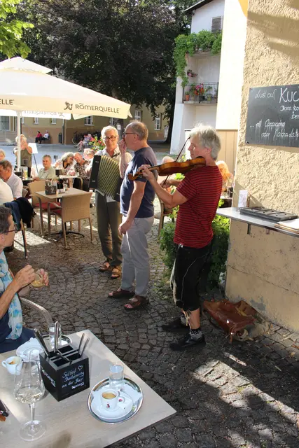 "Aniada a Noar" beim Cafe Roseneck