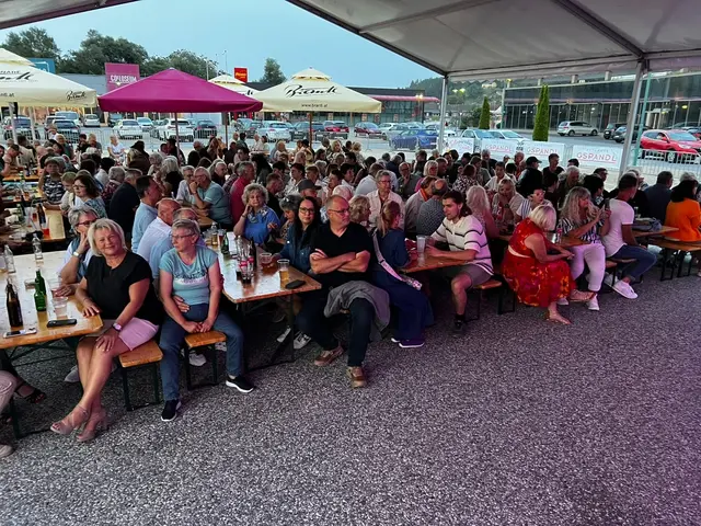 Sicherheitshalber wurde ein Festzelt aufgestellt. | Foto: Markus Zalar