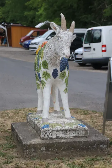 Die Weingeiß: Symbolfigur des Etsdorfer Kellergassenfestes.
