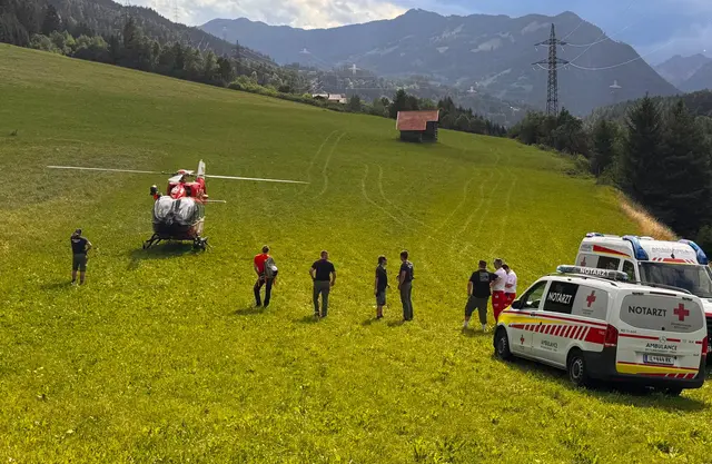 Einsatz nach Verkehrsunfall in Roppen. | Foto: zoom.tirol