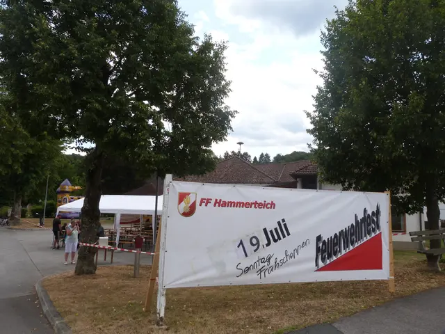 Mit Hüpfburg und Zelt hieß die Freiwillige Feuerwehr Hammerteich die Gäste herzlich Willkommen. | Foto: Vanessa Wittmann