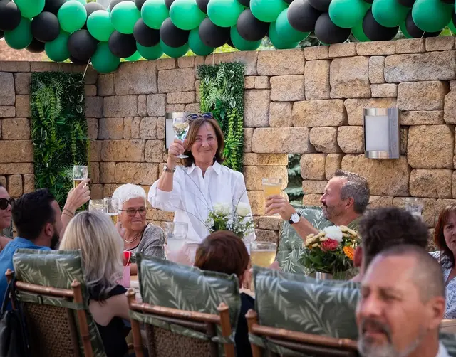 Zufriedene Gäste beim letzten Grillabend im Restaurant Edel im Juni. | Foto: Restaurant Edel