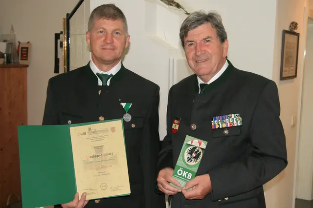 Wolfgang Baier und Franz Hopfgartner bei der Überreichung | Foto: Gerhard Langmann