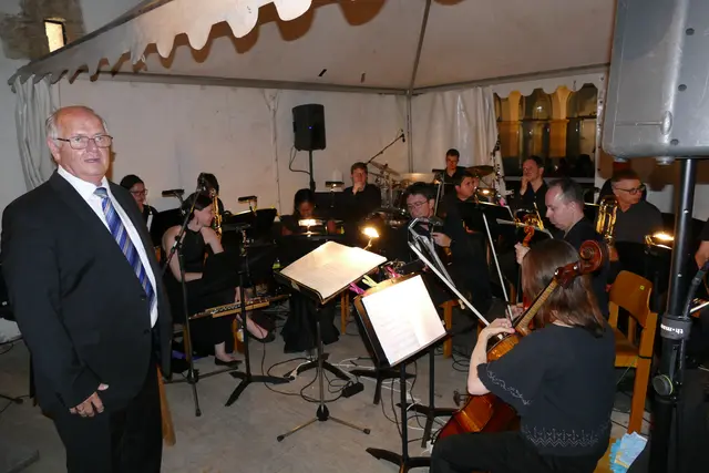 Intendant Alois Lugitsch mit seinem Musical Orchester | Foto: Foto: Putz