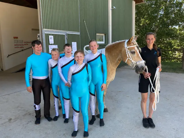 Die integrative Voltigiergruppe konnte sich Gold im Gruppenbewerb holen. | Foto: Porsche Reitclub Zell am See