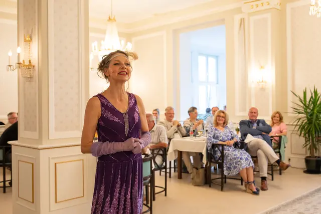 Chris Pichler erzählte Geschichten aus alten Zeiten vom Semmering und sang Chansons.
