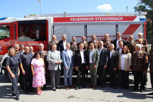 Das neue Löschfahrzeug mit seinem 5.000-Liter-Wassertank wurde bei einem Festakt der Feuerwehr feierlich in den Dienst gestellt. | Foto: Martin Wurglits