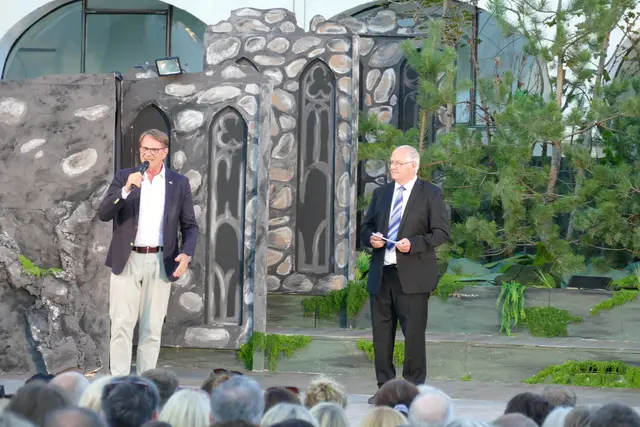 Bgm. Marcus Martschitsch (l.) und Intendant Alois Lugitsch bei der Eröffnung der Musical Festspiele 2026 | Foto: Foto: Putz