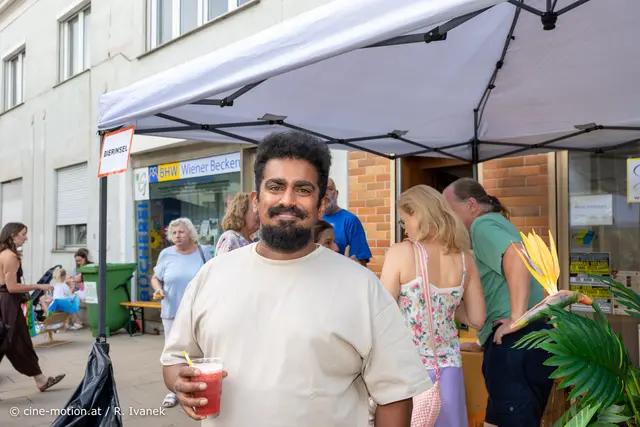 Lahiru mit seinem Erdbeertraum. | Foto: cine-motion.at / R. Ivanek