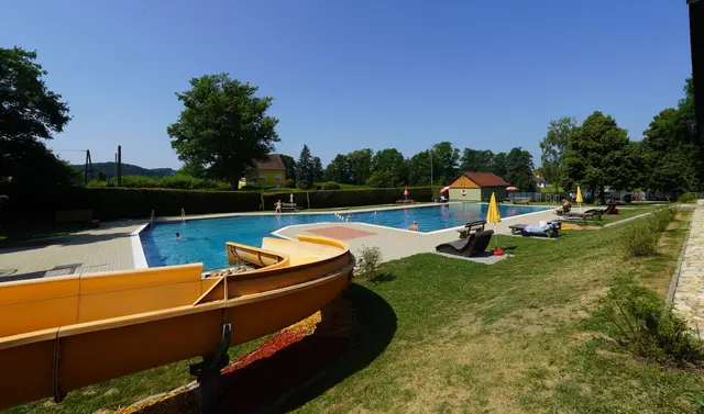 Das gepflegte Freibad Söchau wird am 25. Juli ab 17 Uhr bei freiem Eintritt zur Festarena. | Foto: Waltraud Wachmann