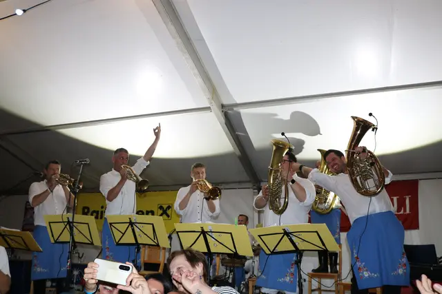 Die Formation „eine kleine Dorfmusik“ sorgte beim Dämmerschoppen für beste musikalische Unterhaltung. | Foto: Jana Gollacz