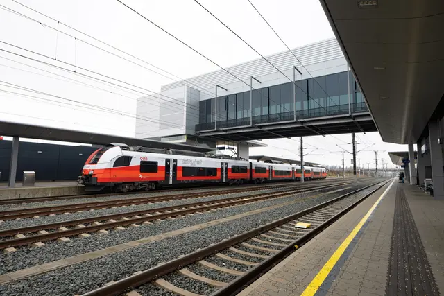 Zwei oder drei Jugendliche sollen am Bahnhof in Kühnsdorf auf einen Intercity-Zug geklettert sein. (Archiv- und Symbolfoto) | Foto: ÖBB/evmedia
