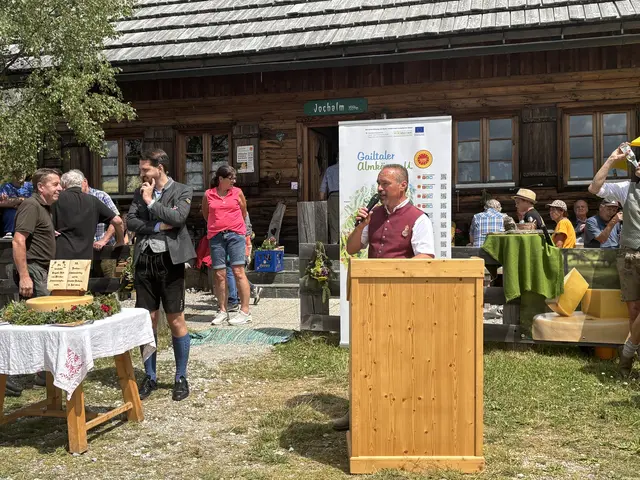 Markus Salcher würdigte die Arbeit der Bäuerinnen und Bauern und ihre Bedeutung für die Region. | Foto: MeinBezirk/Carmen Rienzner