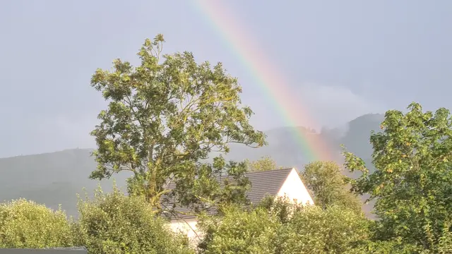 Ein farbenfroher Regenbogen über dem Sonneck in Texing – festgehalten von Regionaut Ronald Höbling aus Melk. | Foto: Ronald Höbling