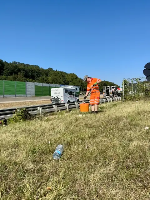 Die Müllmenge auf Österreichs Autobahnen ist 2025 auf unter 9.000 Tonnen gesunken, im Burgenland hingegen wurde ein Anstieg verzeichnet.
 | Foto: Asfinag