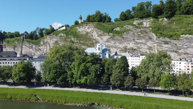 Wie kann öffentlicher Raum in Zukunft genutzt werden? Dieser Frage geht man am Rot-Kreuz-Parkplatz im Juli bei der "Stadtoase" nach.  | Foto: Stadt Salzburg/Alexander Killer
