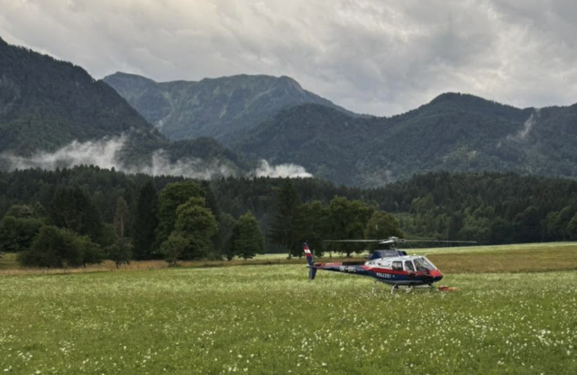 Mehrere Feuerwehren sowie ein Polizeihubschrauber wurden zum beginnenden Waldbrand nach Maria Elend alarmiert.  | Foto: Freiwillige Feuerwehr Suetschach